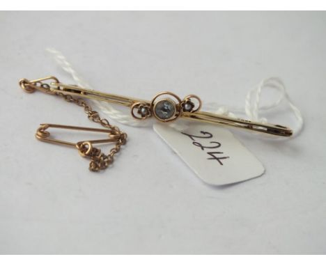 Aquamarine and pearl bar brooch