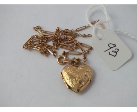 Heart pendant locket on fancy link chain - 4.4gms