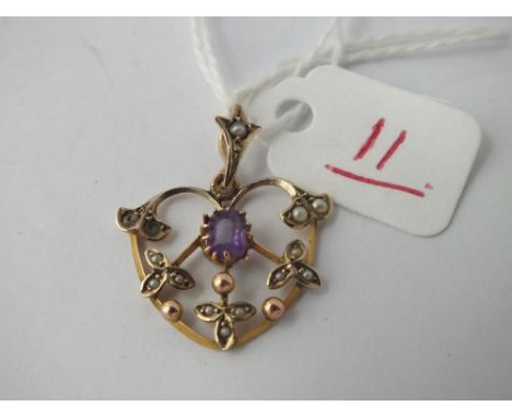 An amethyst and pearl pendant set in 9ct