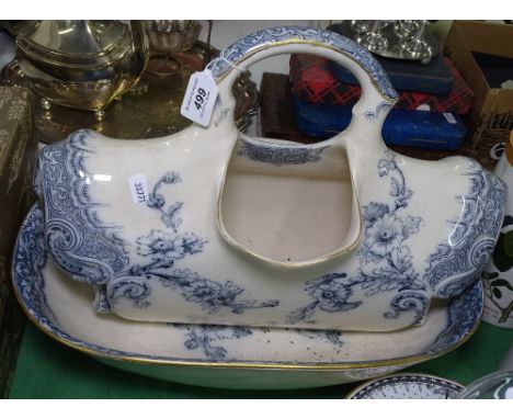 A Victorian Doulton patent wash jug, and basin, and a set of Hastings plates