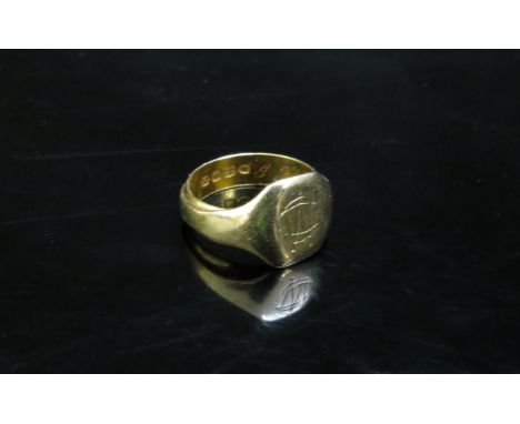 A 22ct gold wedding band, soldered into a Masonic signet ring Size M, 6.8g total 