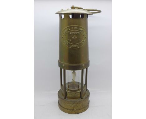 A miner's lamp, Thomas &amp; Williams