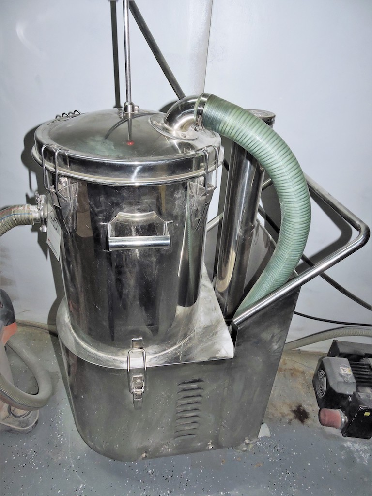 STAINLESS STEEL DUST COLLECTOR