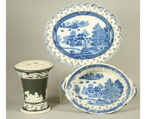 A SPODE SMEAR GLAZED STONEWARE VASE, early 19th century, of flared cylindrical form, moulded and applied with vignettes of pu