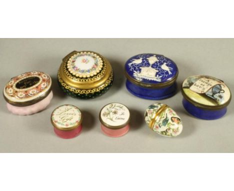 TWO ENGLISH ENAMEL PATCH BOXES, late 18th century, of oval form one painted with "A Pledge of Love" with blue waisted base, t