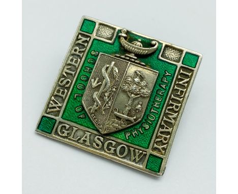 WESTERN INFIRMARY GLASGOW SCHOOL OF PHYSIOTHERAPY HALLMARKED SILVER AND ENAMEL BROOCH (1957) APP.SIZE 2.7CM X 2.7CM