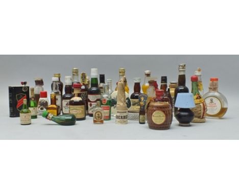 A COLLECTION OF APPROX 45 MINIATURE SPIRITS AND LIQUEURS to include; Drambuie, Charlie Stuart Scotch Whisky, Queen's Castle W