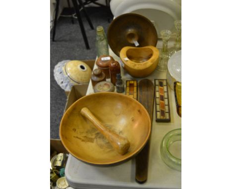 Treen - bowls; pestle and mortar ; Tunbridge ware cribbage boards;  etc qty 