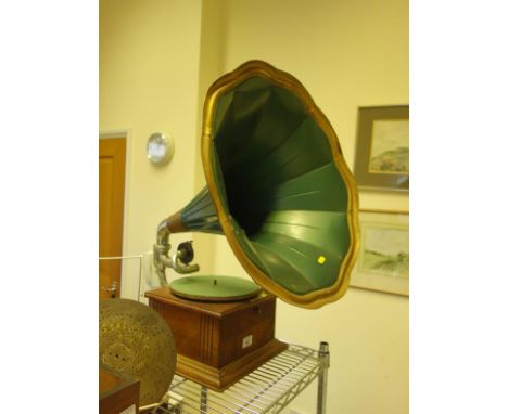 HMV style Antique Gramophone on oak base, retailers mark ET Stoner of Aylesham, an old wind up Gramophone with horn speaker, 