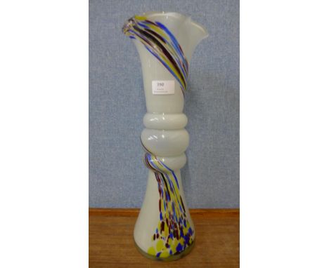 A vintage Italian Murano glass vase 