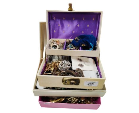 3 GOOD BOXES OF COSTUME JEWELLERY TO INCLUDE SILVER 