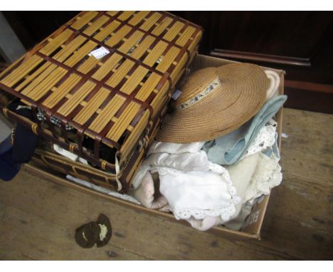 Doll's trunk containing a large quantity of dolls clothes, together with a box containing a further quantity of dolls clothes