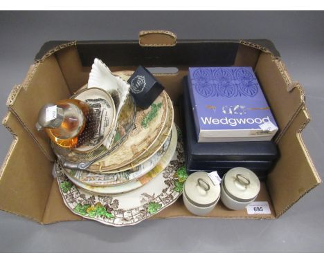 Collection of five various Wedgwood jasperware Royal commemorative plaques in original cases, together with a small quantity 