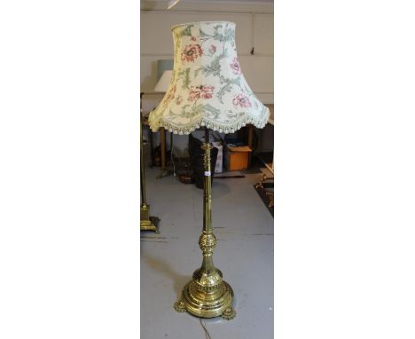 Good quality early 20th Century brass oil lamp standard adapted for use with electricityThe lamp is telescopic 