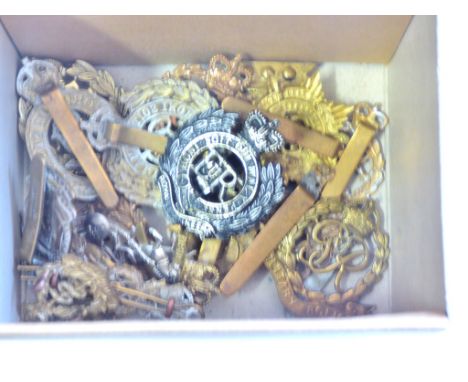 British Military cap badges (17) including: Military Police (GeoVI), Army Ordnance Corps, ATS, Army Educational corps, Royal 