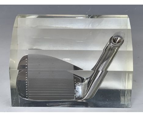 A Dunlop golf club pen stand