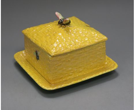 A Carltonware lustreware honey pot and cover, with bee finial