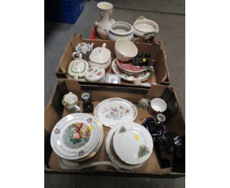 THREE TRAYS OF ASSORTED CERAMICS TO INCLUDE GOEBEL COMPORT, SPODE CHRISTMAS TREE TEA POT ETC 