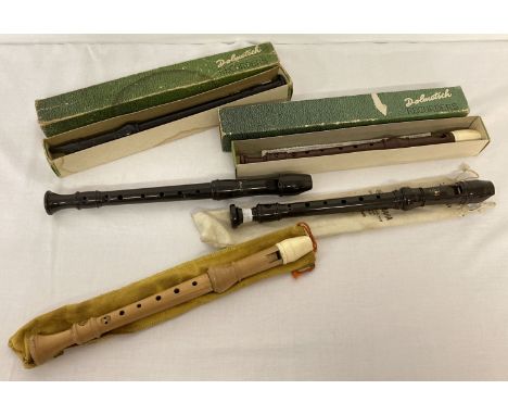 5 boxed and unboxed vintage musical recorders. To include Dolmetsch.  
