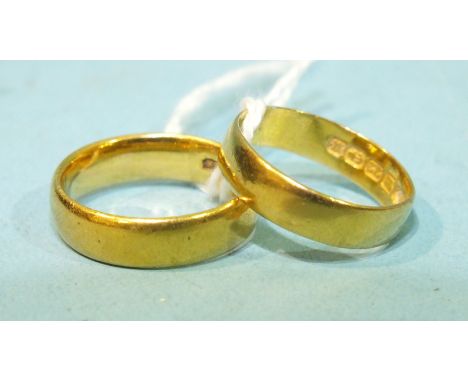 Two 22ct gold wedding bands, size K and L, 8.5g, (2).