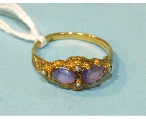 An amethyst and seed pearl Victorian-style ring in 9ct gold mount, size M½, 2g.