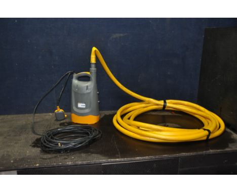 A HOZELOCK FLOWMAX 7500 WATER PUMP with waste pipe and level sensor (PAT pass and working)