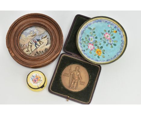 A BAG OF ASSORTED ITEMS, to include a boxed 'The West Of Scotland Agricultural College' medallion, Ars Iuvat Cere-Rem', withi