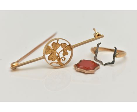 A 9CT GOLD BAR BROOCH AND A RING, the brooch displaying open work shamrocks, to a polished bar, hallmarked 9ct Birmingham, fi