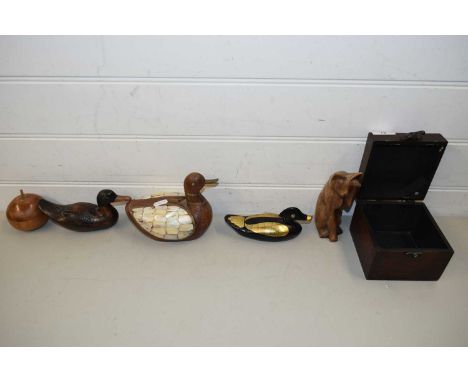 MIXED LOT OF VARIOUS MODEL DUCKS AND OTHER ITEMS