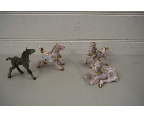 MIXED LOT OF SMALL MODEL HORSES