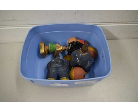 MIXED LOT COMPRISING THREE VINTAGE NODDING HEAD FIGURES