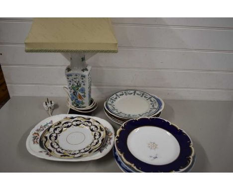 MIXED LOT VARIOUS DECORATED PLATES, MODERN CHINESE TABLE LAMP