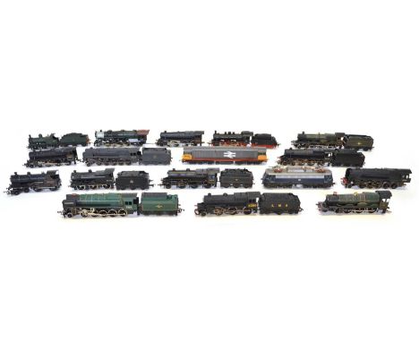 Large collection of various unboxed OO gauge locomotives Large collection of various unboxed OO gauge locomotives by Fleischm