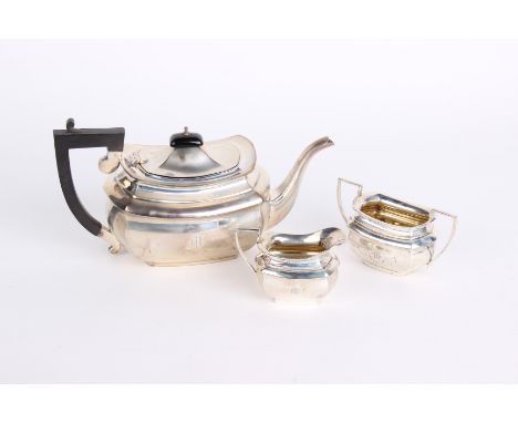 Silver: An early 20th Century mixed makers three piece tea service. 24 ozt or 751 g.