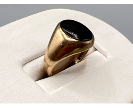 9ct gold hallmarked black onyx ring, size F1/2 (3.47g)