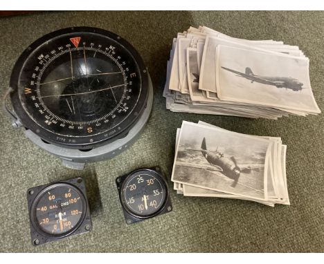 * Aircraft Instruments. WWII rear tank fuel gauge circa 1943, with stores reference number 6/A 895 SR/43, 51 mm diameter, tog