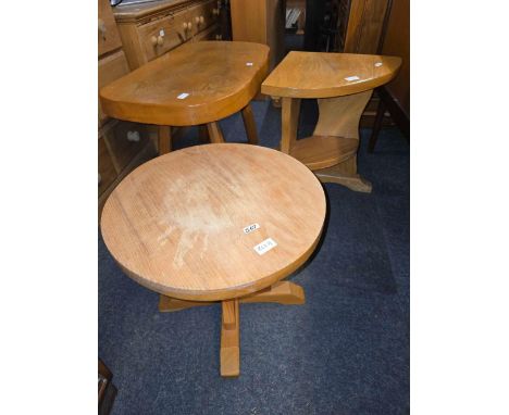 RUSTIC WOOD COFFEE TABLE, 2 STOOLS & A CORNER SHELF 