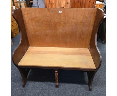 WOODEN BENCH