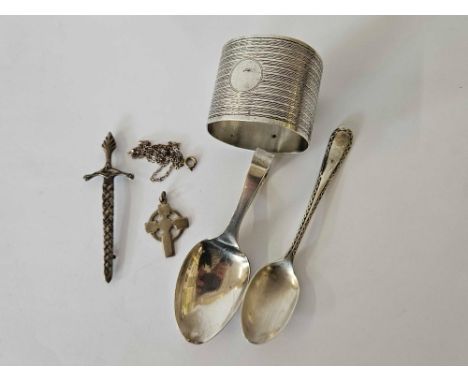 QTY OF SILVER INCL; MEDICINE SPOON, NAPKIN RING, CELTIC CROSS ON CHAIN & OTHER SILVER, 73g