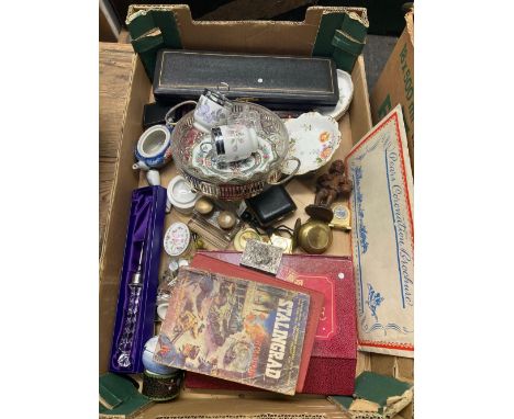 CARTON WITH FISH KNIFE & FORK SET, GLASS HANDLED PAPER KNIFE, CAKE SLICE & FORK, NIBBLES BOWL & A DICE & CARD GAME COMPENDIUM