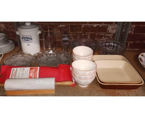 SHELF WITH MISC GLASS & CHINAWARE INCL; A MCDOUGALLS FLOUR JAR, A DOMESTIC FIRE BLANKET, GLASS BOWLS, KILNER JAR, MARBLE ROLL