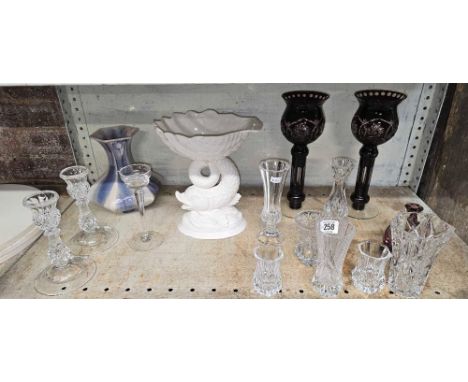 SHELF WITH MISC CANDLESTICK HOLDERS, SMALL VASES, BLUE & WHITE VASE & 1 OTHER