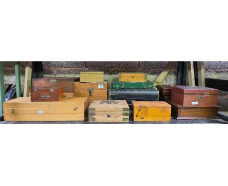 SHELF OF MISC WOODEN STORAGE TRINKET BOXES