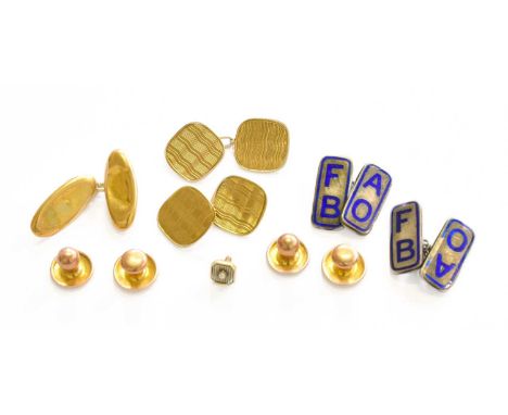 A Small Quantity of Jewellery, including a pair of 9 carat gold cufflinks (a.f.); a single 18 carat gold cufflink (a.f.); fou