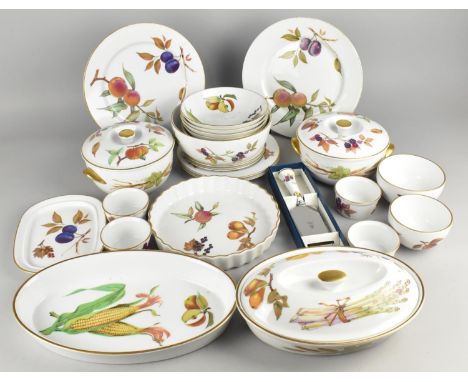 A Collection of Royal Worcester Evesham Oven to Table Dinnerwares to Comprise Plates, Bowls, Flan Dish etc