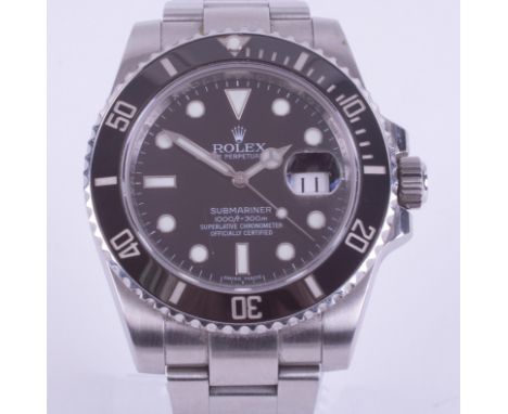 Rolex, a gent's Rolex Oyster Perpetual Submariner stainless steel automatic wristwatch with date window  wristwatch, serial n