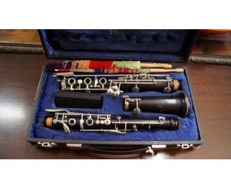 A Howarth ebony clarinet, No.1483, in fitted case. 