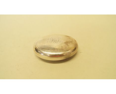 A Victorian silver oval snuff box, by William M Hayes, Birmingham 1900, engraved initials and date to lid, 8.5cm, 72g.