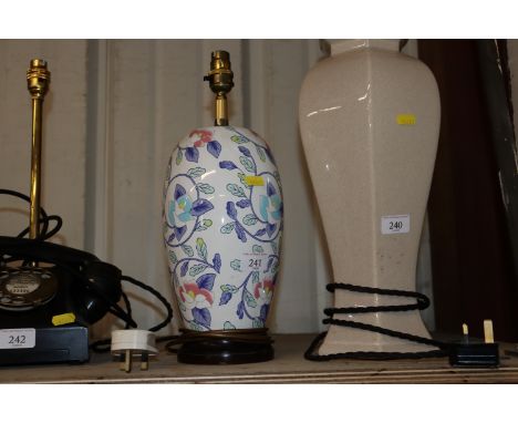 A floral; pattern pottery baluster table lamp 