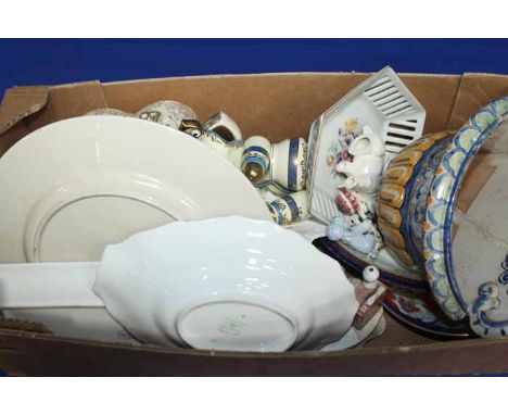 LOT OF VARIOUS CERAMICS
including condiment set, figures playing chess, teapots, etc